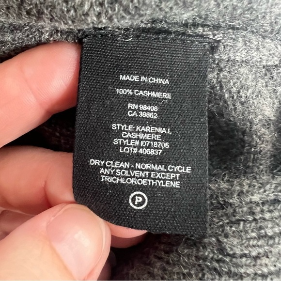 Theory Karenia Black Cashmere Sweater size S - Picture 5 of 6